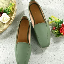 CLOG LONDON Square Toe Block Heel Pumps-18