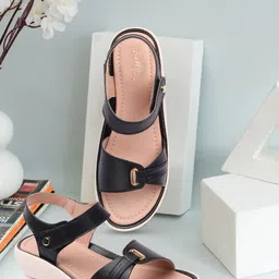 Bella Toes Open Toe Flats With Buckles-31