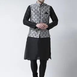 DEYANN Men Silver-Toned Layered Dupion Silk Kurta with Pyjamas With Nehru Jacket-image-14