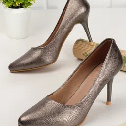 Carlton London Party Kitten Pumps-image-40