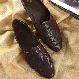 House of Pataudi Men Maroon Textured Mojaris-image-10