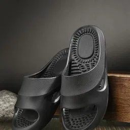 The Roadster Lifestyle Co. Men Black Ortholite Comfortable Cushion Sliders-picture-12