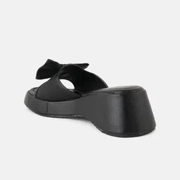 Mast & Harbour Flatform Sandals with Bows image 3