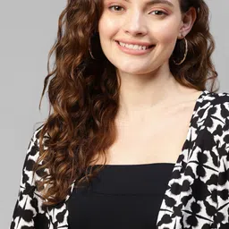 DEEBACO Printed Front Open Shrug With Shorts Co-Ords image 3