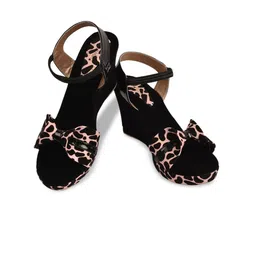 Action Printed Wedge Heels image 3