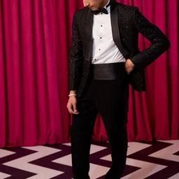 CONTRAST BY PARTH Men Embellished Tuxedo Five-Piece Formal Suit image 3