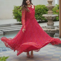 Thread & Button Women Red Bandhani Printed Silk Chiffon Kurta with Trousers & With Dupatta image 3
