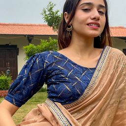 Bindigasm's Advi Embellished Puff Sleeves Stretchable Jacquard Saree Blouse-image-34