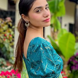 Bindigasm's Advi Floral Woven Design Puff Sleeves Jacquard Stretchable Saree Blouse-image-64