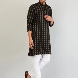 Armaan Ethnic Men Ethnic Motifs Thread Work Kurta with Pyjama image 4