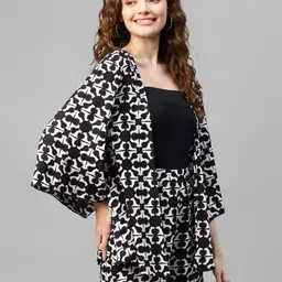 DEEBACO Printed Front Open Shrug With Shorts Co-Ords image 2