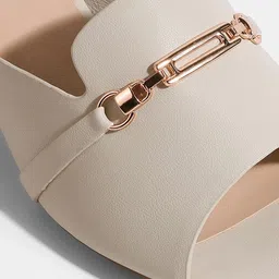 LEMON & PEPPER Open Toe Block Heels image 3