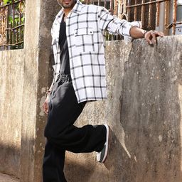 Roadster Lifestyle Co White Checked Pure Cotton Oversized Shirt-image-35
