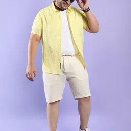 Instafab Plus Plus Size Self Design Mid-Rise Regular Fit Cotton Regular Shorts image 5