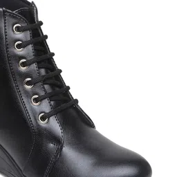 VALIOSAA Woman Black High-Top Wedge Heeled Boots image 2