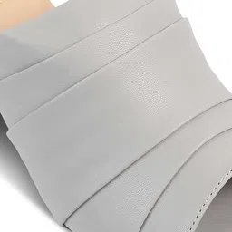 Tresmode Textured Open Toe Block Heel Mules image 4