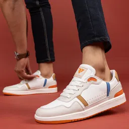 RUN SEVEN Men Perforations Lightweight Sneakers-image-29