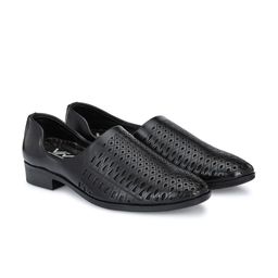 VIV Men Textured Padded Insole Mojaris With Laser Cuts image 3