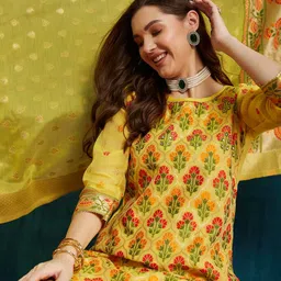 RAJGRANTH Women Regular Thread Work Chanderi Silk Kurti with Trousers & With Dupatta image 2