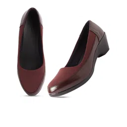 XE Looks Women Brown Block Heel Pumps image 5