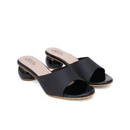 SHUZ TOUCH Black Block Sandals with Buckles image 4