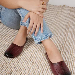 Shezone Women Maroon Textured Laser Cuts Mules Flats-image-60