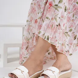 SAPATOS Textured Embellished Open Toe Wedges-16