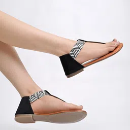 Shoetopia Girls Printed T-Strap Flats-9