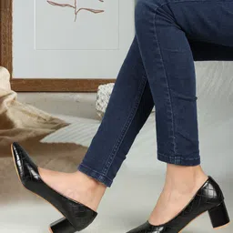 ELLE Textured Pointed Toe Party Block Pumps image 5