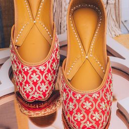NR By Nidhi Rathi Women Pink Embellished Leather Ethnic Mojaris Flats-image-29