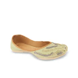 DESI COLOUR Women Embellished Ethnic Mojaris Flats-image-86