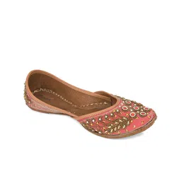 DESI COLOUR Women Embellished Ethnic Mojaris Flats-image-79