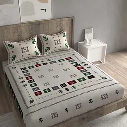 Spangle Cream-Coloured & Green Printed 260 TC Cotton King Bedsheet With 2 Pillow Covers-4