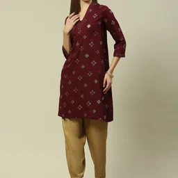 Rangriti Geometric Embellished Strigth Kurta-picture-25