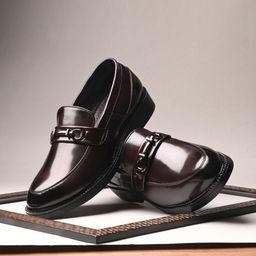 INVICTUS Men Buckle Detailed Formal Loafers-image-28