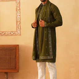 Jompers Men Floral Embroidered Regular Sequinned Kurta with Pyjamas & With Dupatta image 5