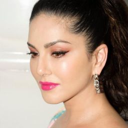 STARSTRUCK BY SUNNY LEONE Highlighter Stick - Iridescent image 3