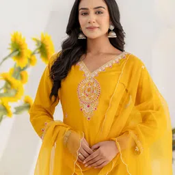 RANGREAL Yoke Design Thread Work Straight Kurta with Trouser & Dupatta-picture-31