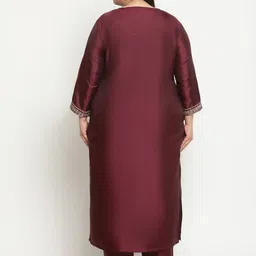 Sringam Plus Size Thread Work Regular Kurta With Trousers image 4