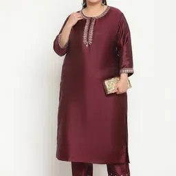 Sringam Plus Size Thread Work Regular Kurta With Trousers image 5