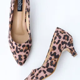 SAPATOS Woman Peach Leopard Printed Suede Pumps-17
