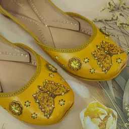 Fulkari Women Ethnic Open Toe Flats with Laser Cuts-picture-17