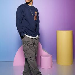 Bewakoof Men Mid-Rise Loose Fit Oversized Cargo Trousers-picture-27