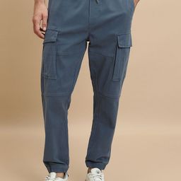 HIGHLANDER Men Cotton Plain Flat-Front Cargos-image-60