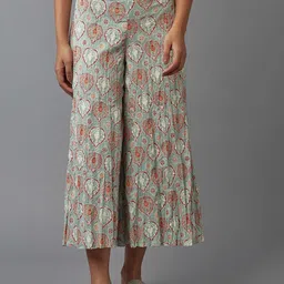 W Women Green Floral Printed Culottes Trousers-image-52