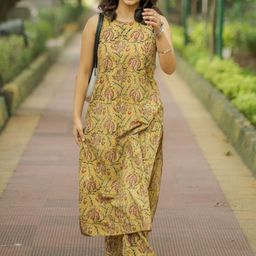 GoSriKi Women Floral Printed Regular Kurta with Trousers-image-10