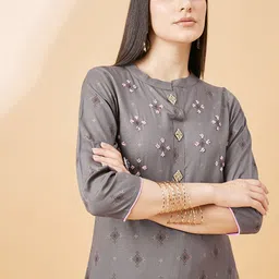 all about you Ethnic Motifs Printed Regular Thread Work  Kurta with Trousers-22