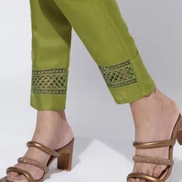 Twika Ethnic Motifs Embroidered Regular Thread Work Kurta With Trousers & Dupatta image 2