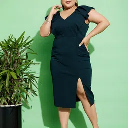 SASSAFRAS Curve Plus Size V-Neck Bodycorn Midi Dress-79