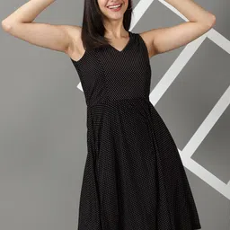 SHOWOFF Polka Dots Printed V-Neck Fit & Flare Dress-7